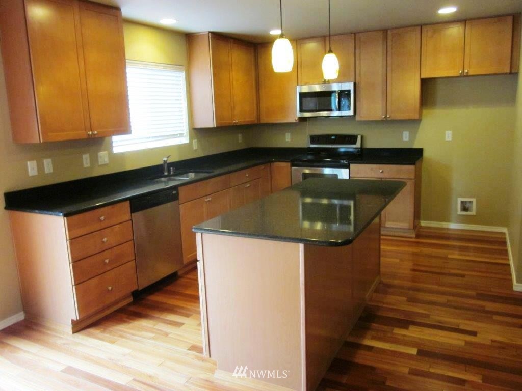 14549 Southeast 154th Street Renton, WA 98058 - Photo 2 of 15 Gallery Image 2