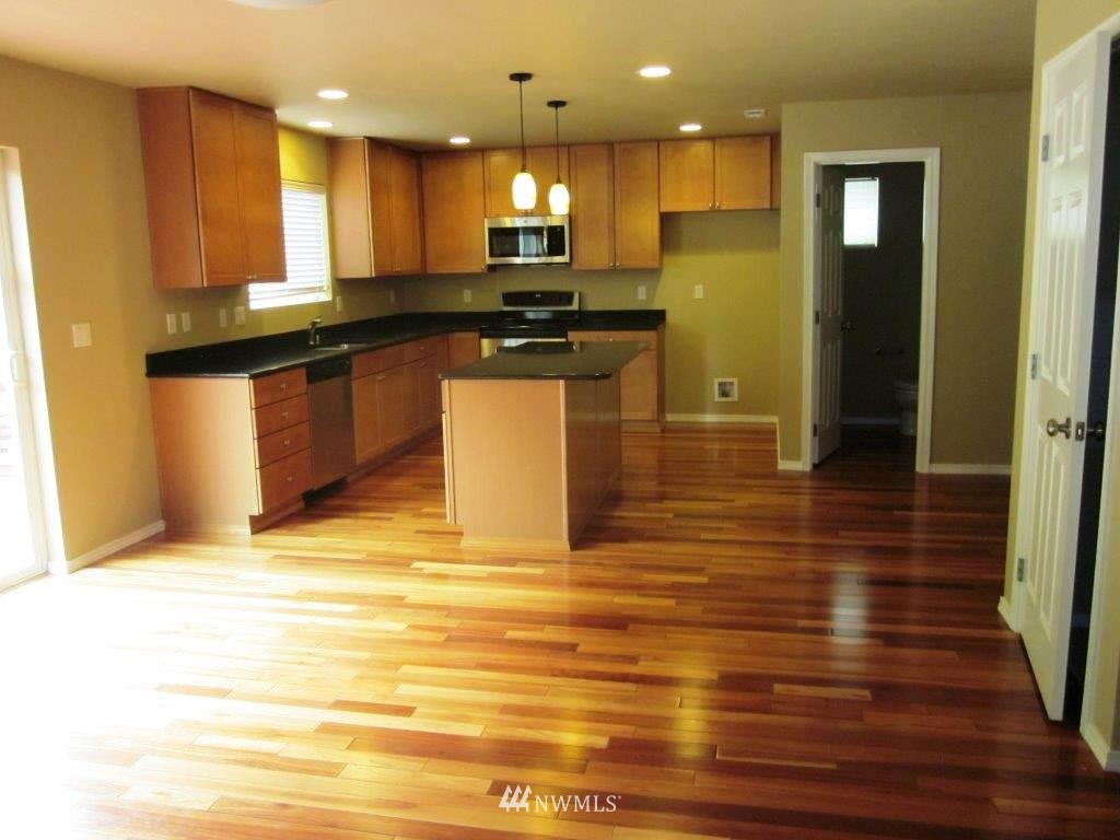 14549 Southeast 154th Street Renton, WA 98058 - Photo 3 of 15 Gallery Image 3