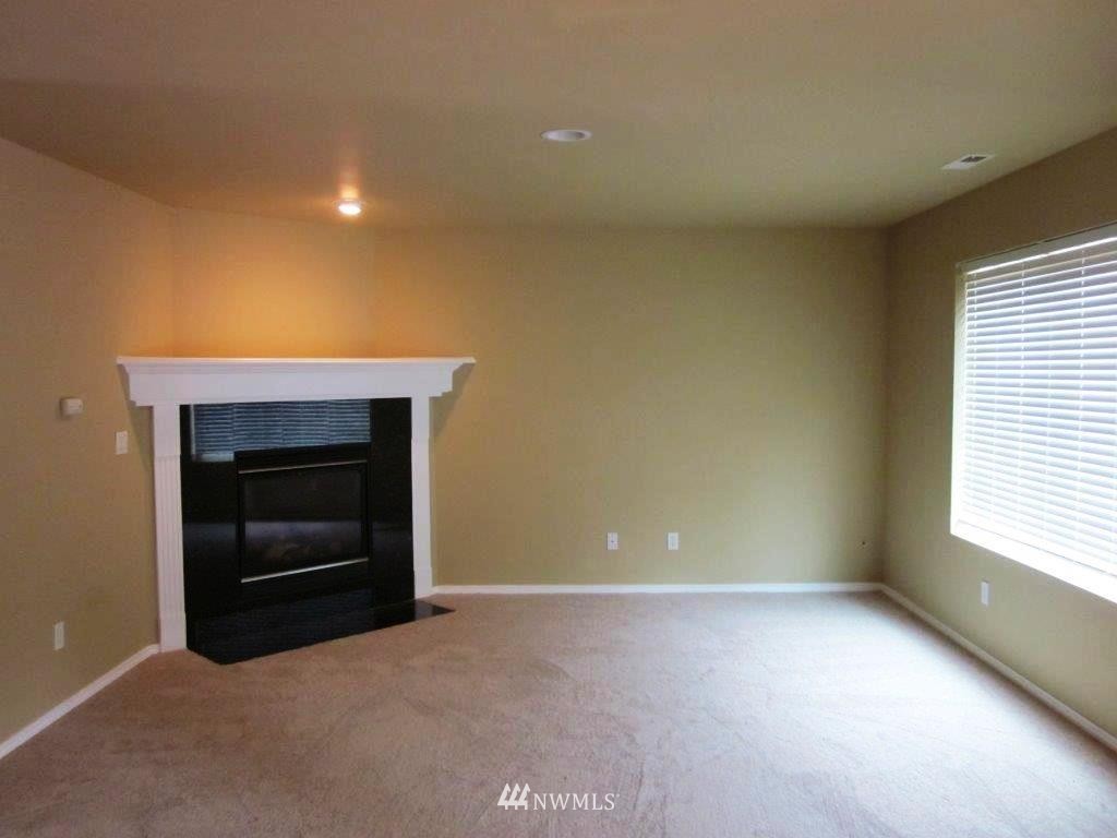 14549 Southeast 154th Street Renton, WA 98058 - Photo 4 of 15 Gallery Image 4