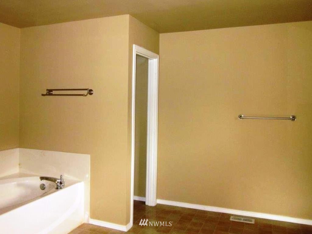 14549 Southeast 154th Street Renton, WA 98058 - Photo 10 of 15 Gallery Image 10