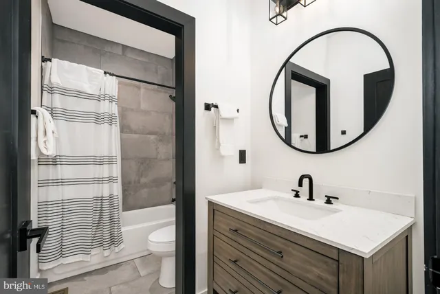 a view of livingroom with furniture and wooden floor