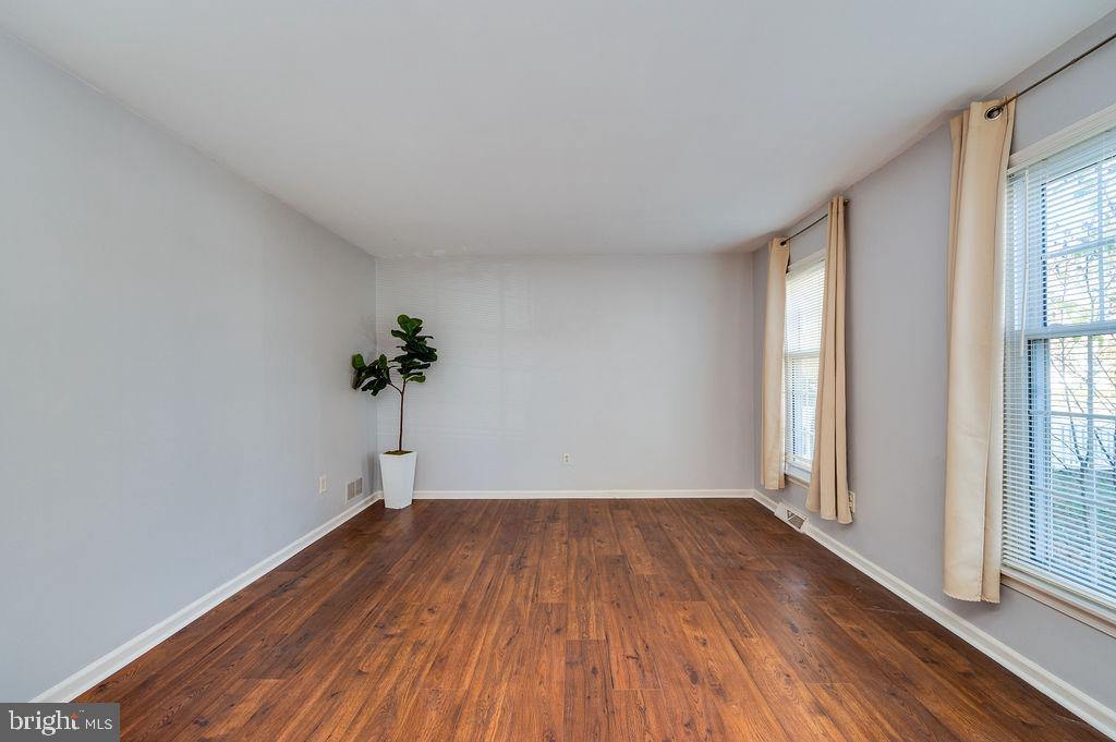 2106 Buckman Avenue Reading, PA 19610 - Photo 11 of 37 Living room