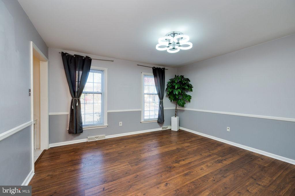 2106 Buckman Avenue Reading, PA 19610 - Photo 8 of 37 Dining room