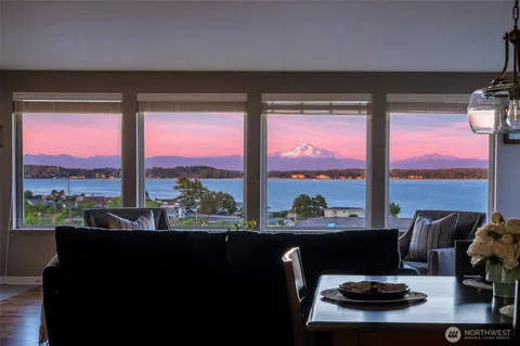 $1,050,000 | 8037 Chinook Way, Blaine, WA 98230