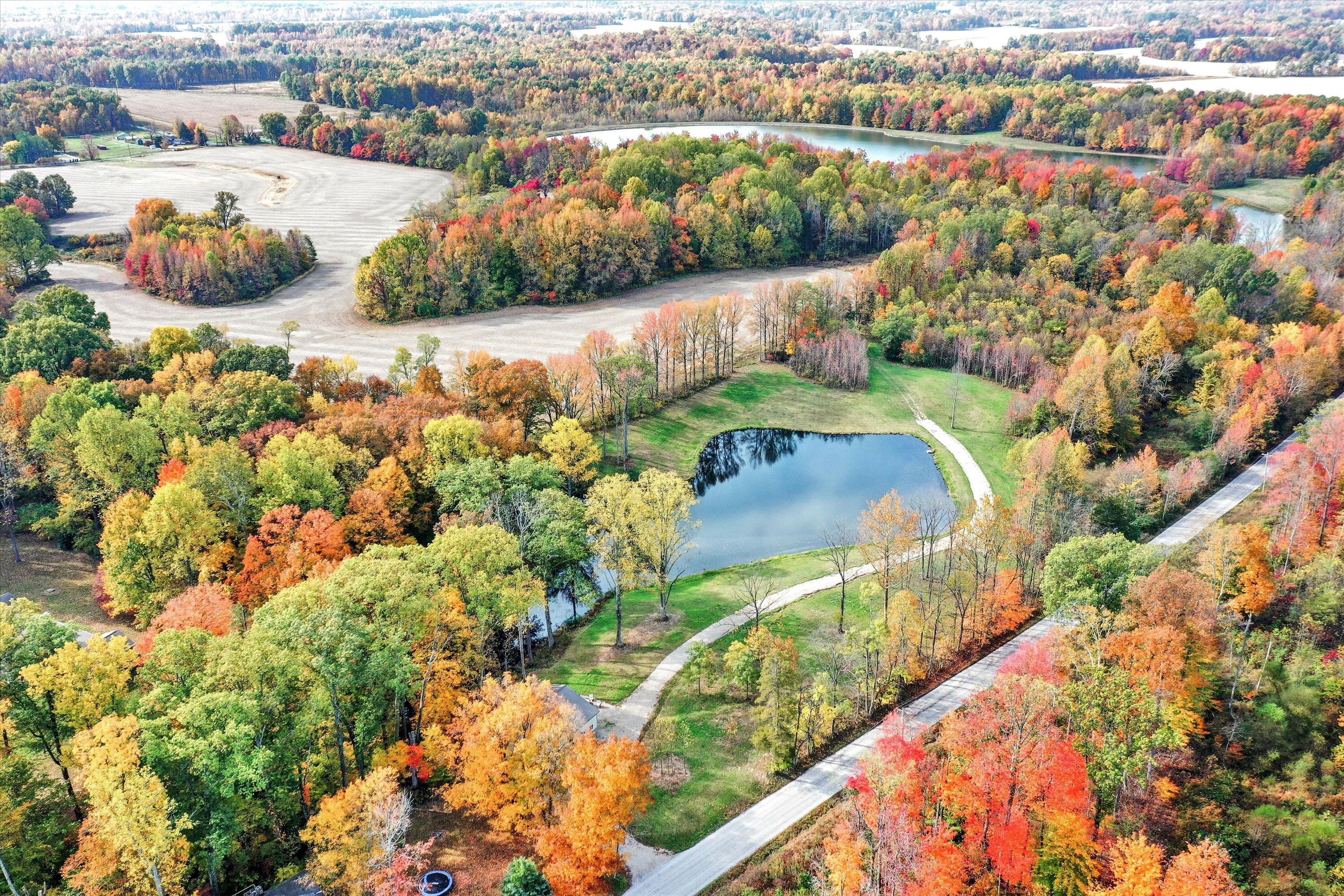 5585 West Carr Hill Road Columbus, IN 47201 - Photo 1 of 17