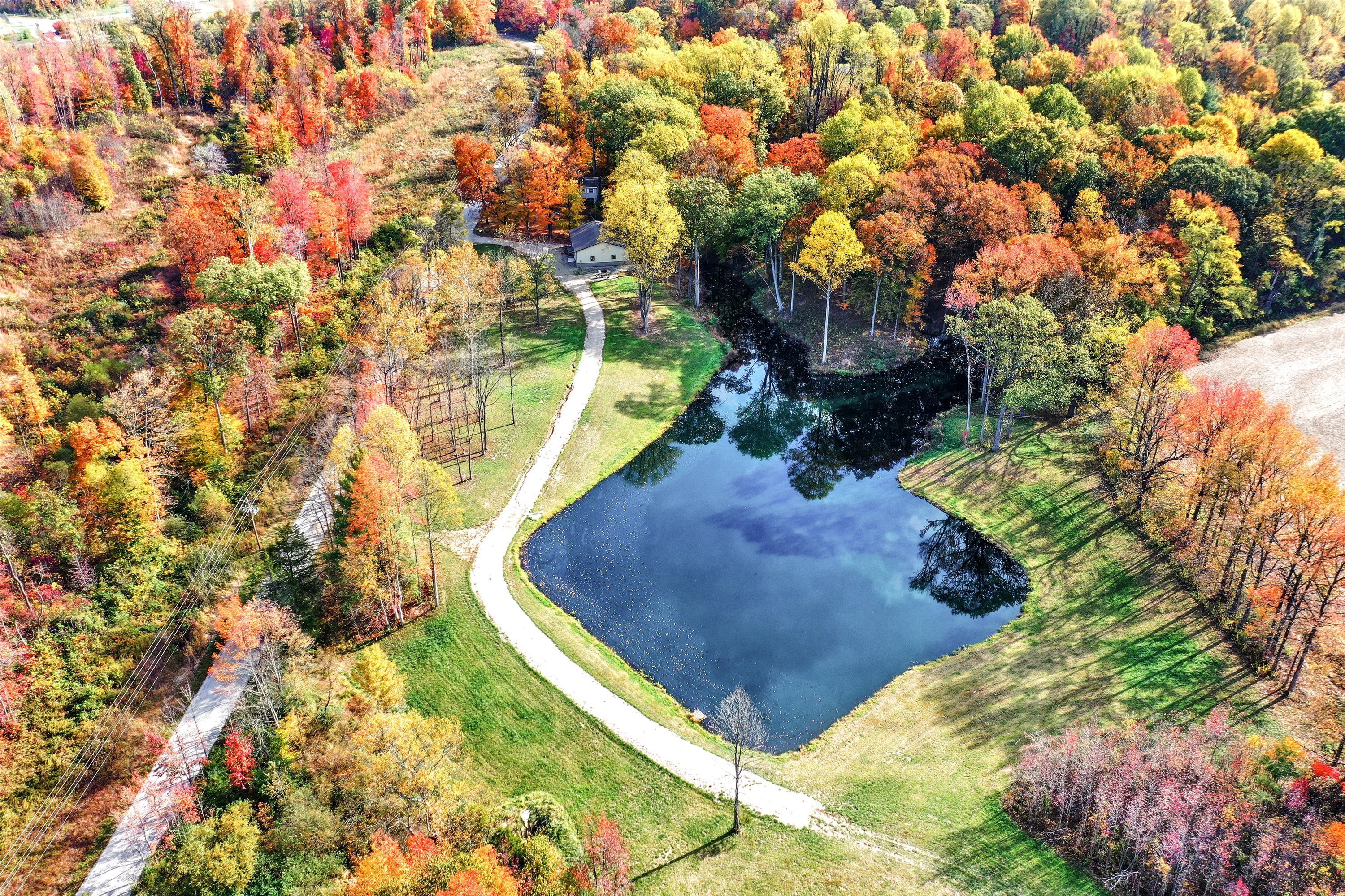 5585 West Carr Hill Road Columbus, IN 47201 - Photo 3 of 17