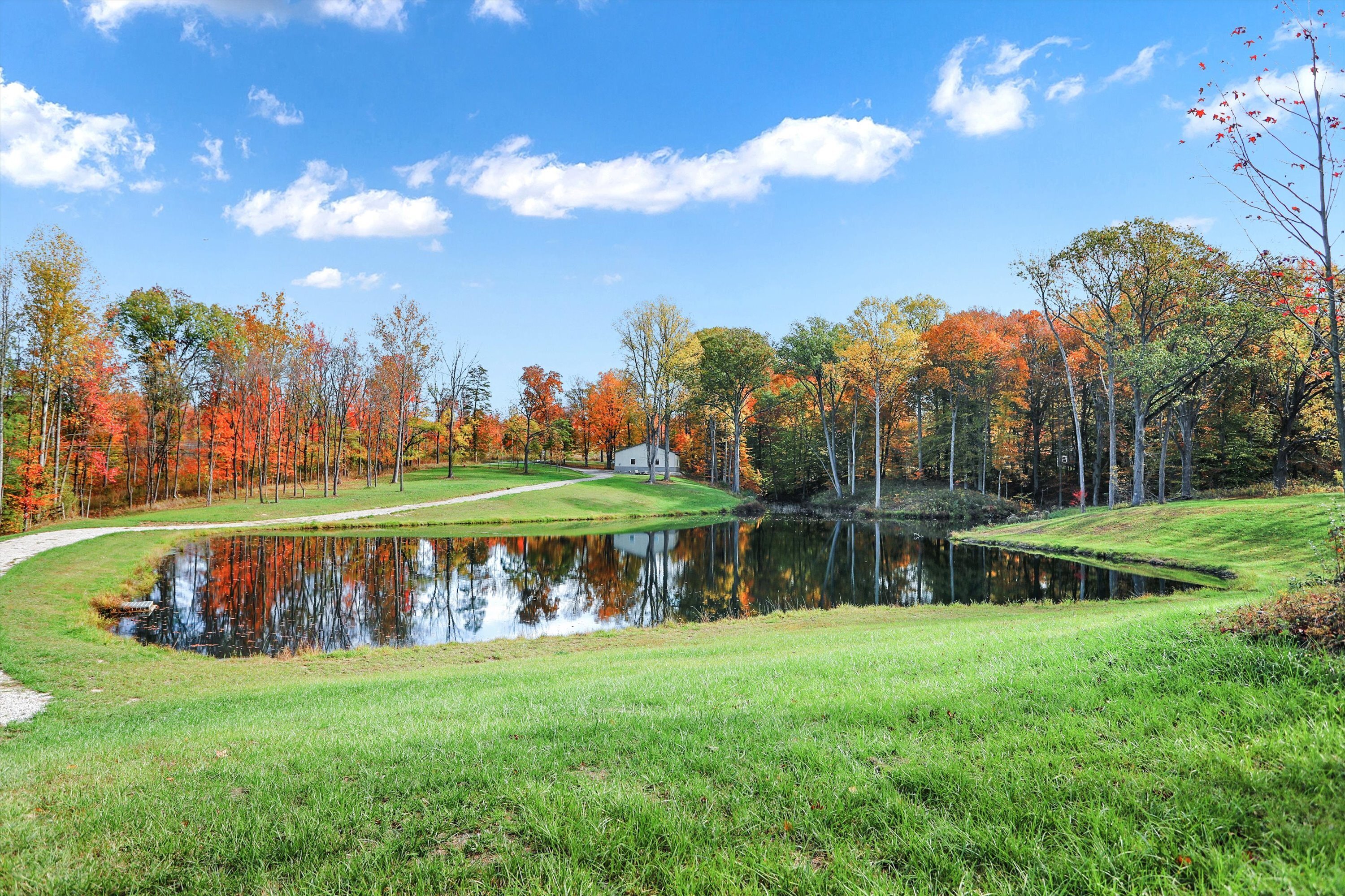5585 West Carr Hill Road Columbus, IN 47201 - Photo 7 of 17