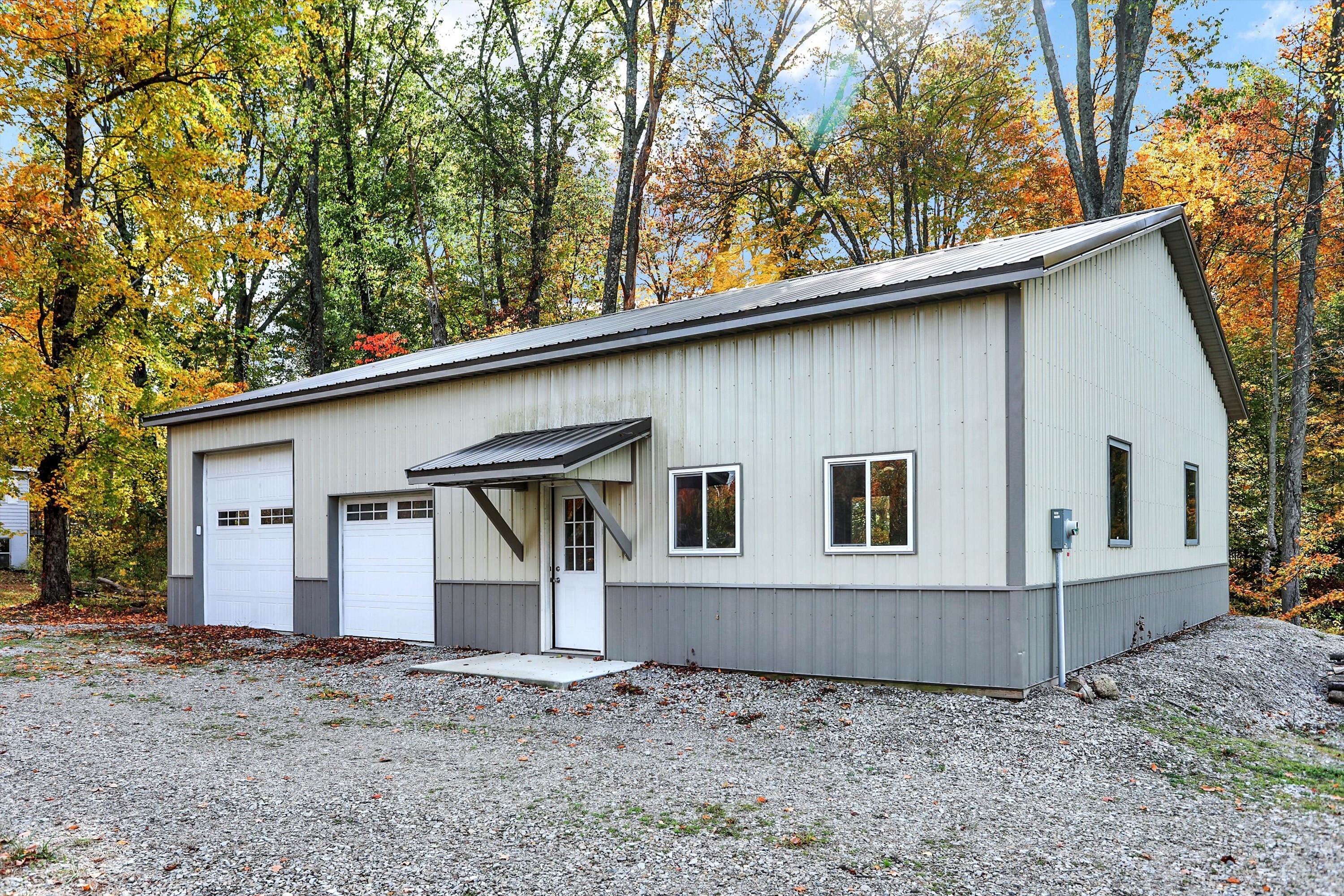 5585 West Carr Hill Road Columbus, IN 47201 - Photo 8 of 17