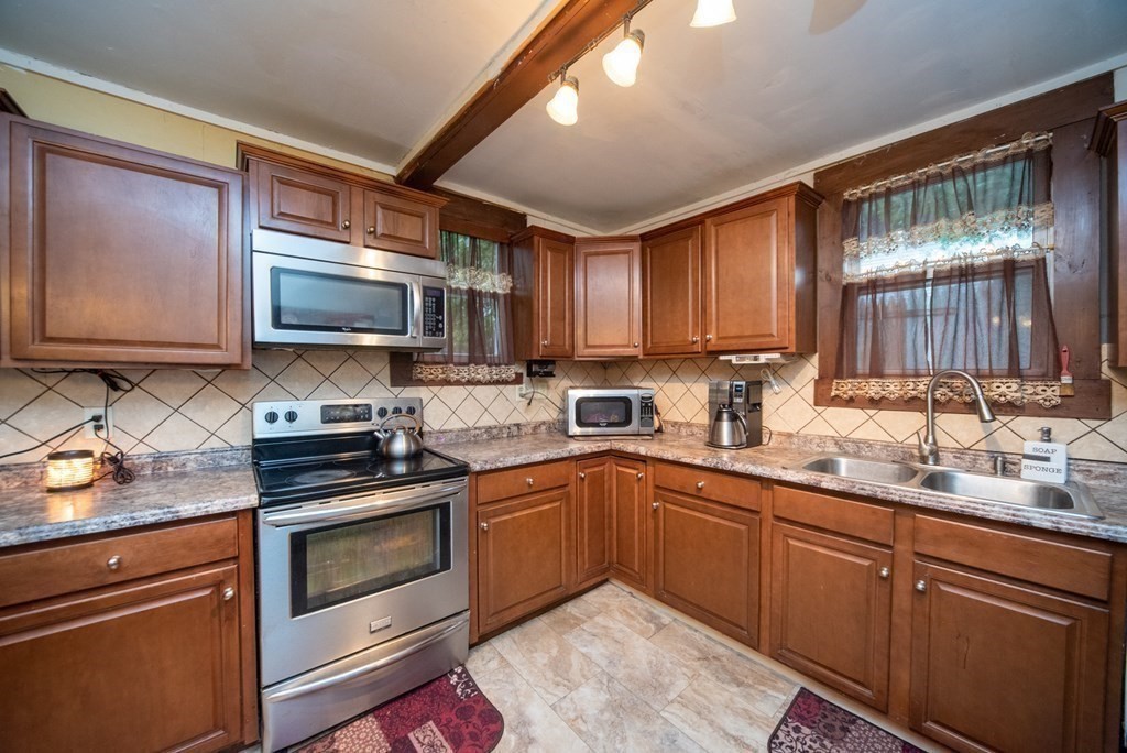 14 Clark Street Clinton, MA 01510 - Photo 6 of 34 Gallery Image 6