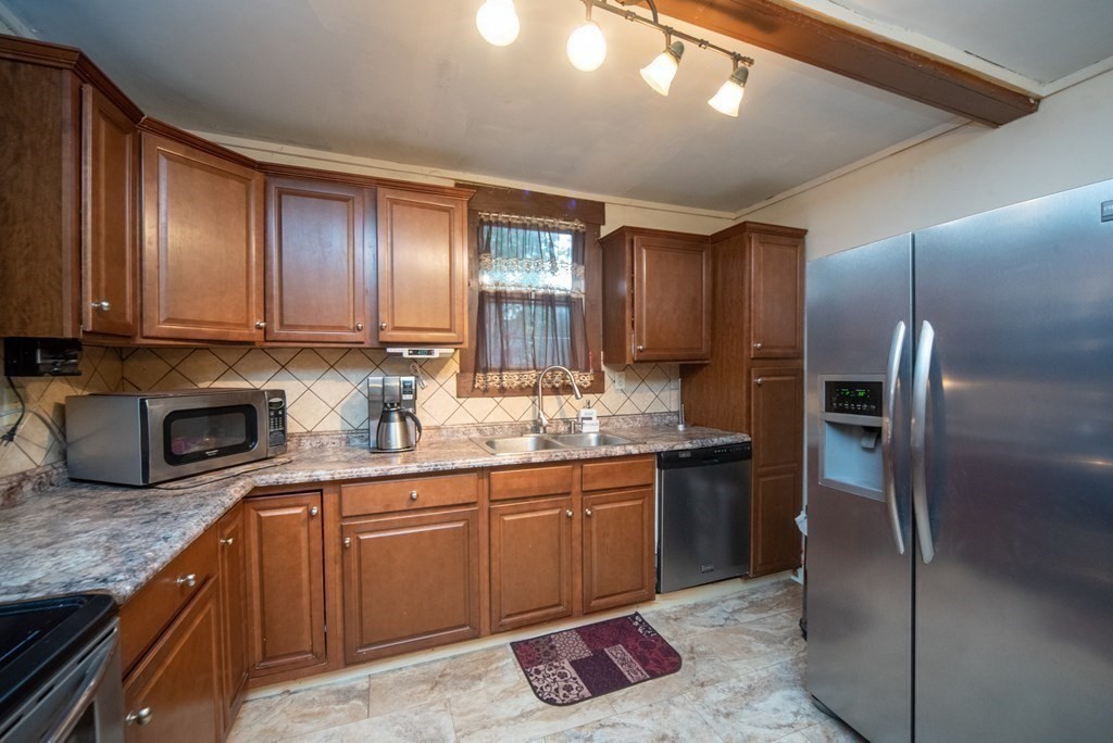 14 Clark Street Clinton, MA 01510 - Photo 7 of 34 Gallery Image 7