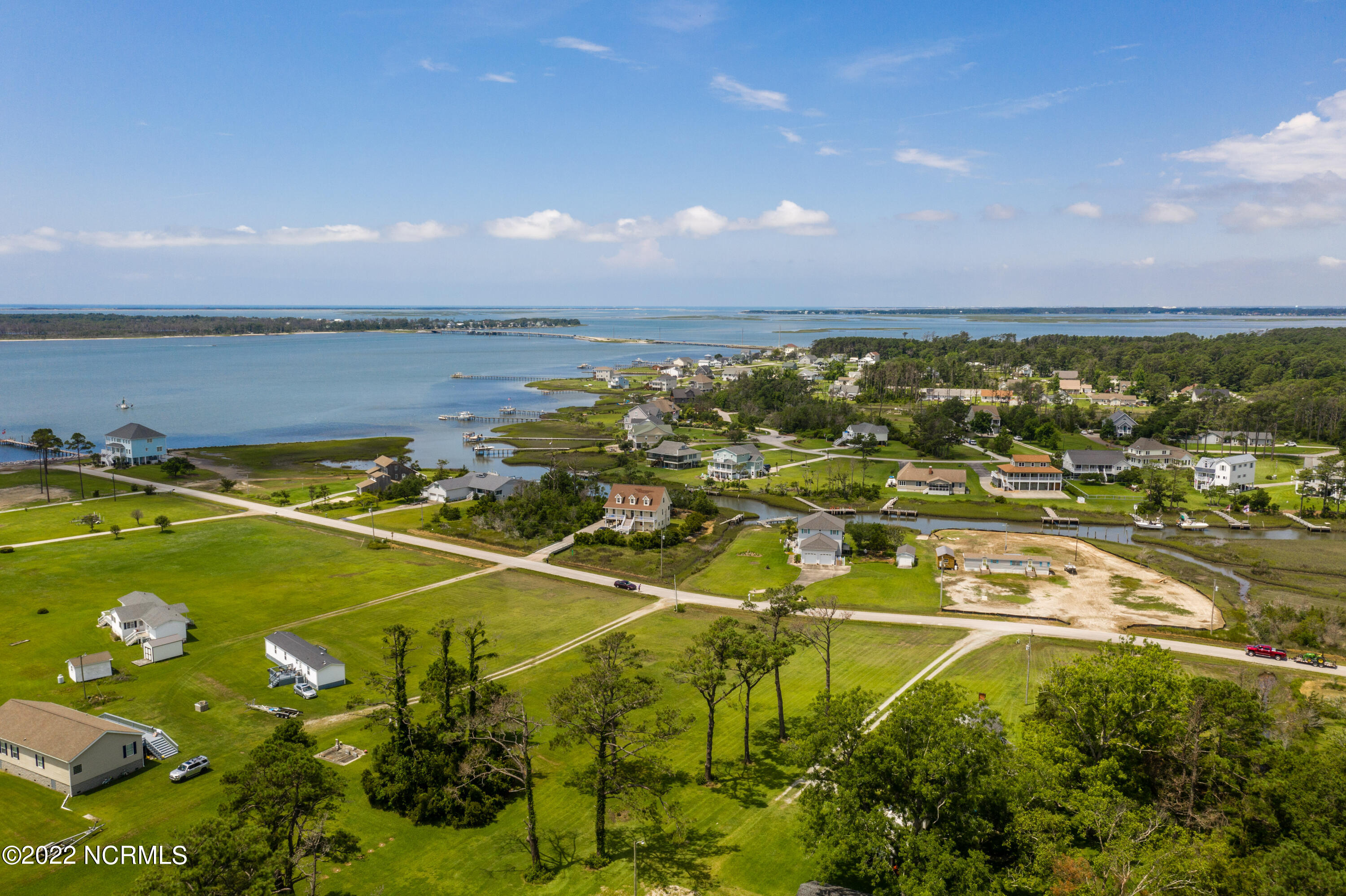 255 Straits Point Road Beaufort, NC 28516 - Photo 8 of 20 255 Straits Point-9