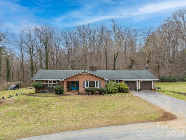 $450,000 | 15 Meadowlark Drive, Tryon, NC 28782