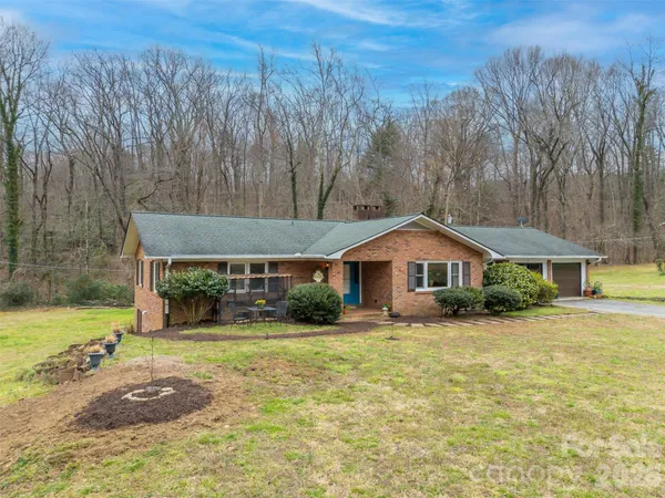$450,000 | 15 Meadowlark Drive, Tryon, NC 28782