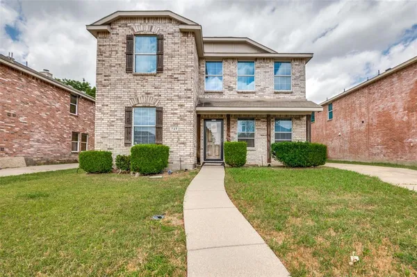 $295,000 | 727 Lentisco Drive, Lancaster, TX 75146