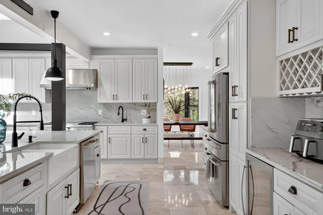 $2,595,600 | 7652 Greendell Lane, Highland, MD 20777