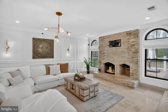 $2,595,600 | 7652 Greendell Lane, Highland, MD 20777