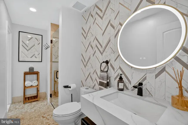 $2,595,600 | 7652 Greendell Lane, Highland, MD 20777