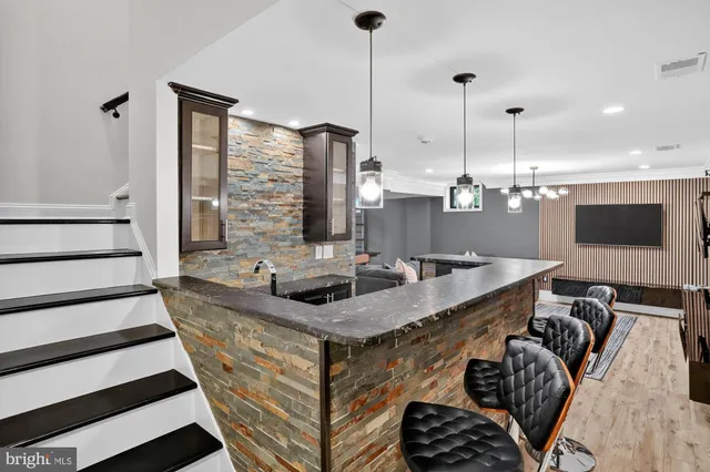 $2,595,600 | 7652 Greendell Lane, Highland, MD 20777