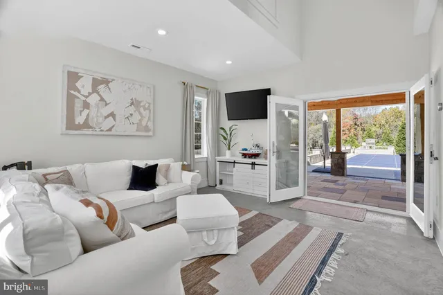 $2,595,600 | 7652 Greendell Lane, Highland, MD 20777