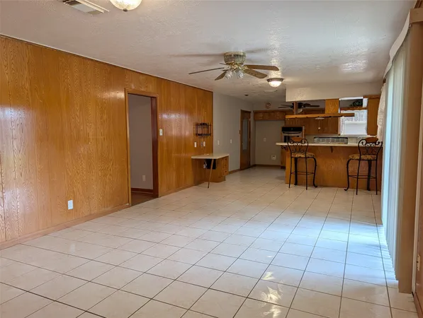 $1,800 | 1605 Ruella Lane, Pasadena, TX 77502