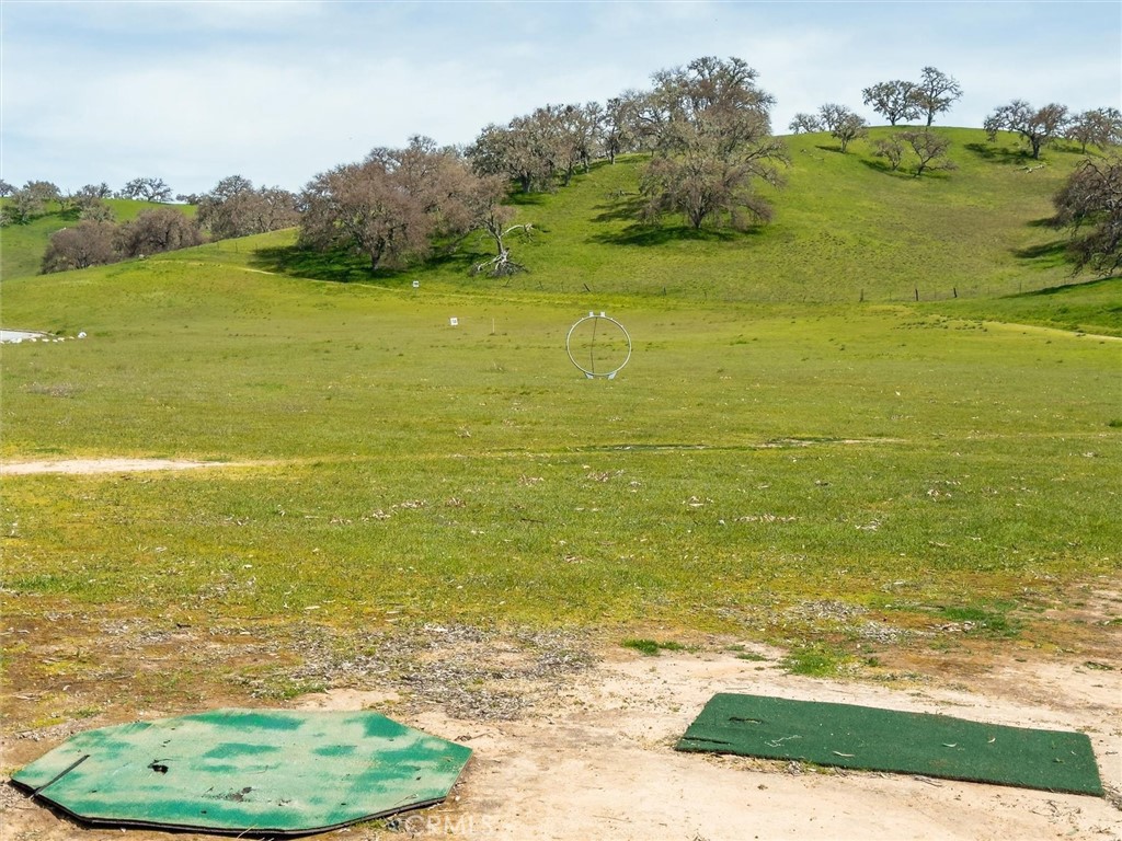 2186 Holly Drive Paso Robles, CA 93446 - Photo 19 of 38 a view of an ocean