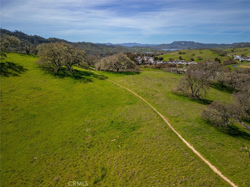 2186 Holly Drive Paso Robles, CA 93446 - Photo 30 of 38 a view of a city with an ocean