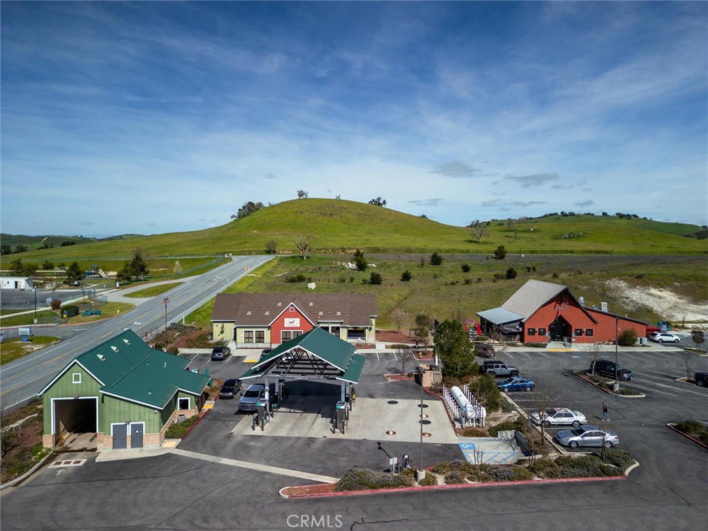2186 Holly Drive Paso Robles, CA 93446 - Photo 37 of 38 an aerial view of residential houses and outdoor space