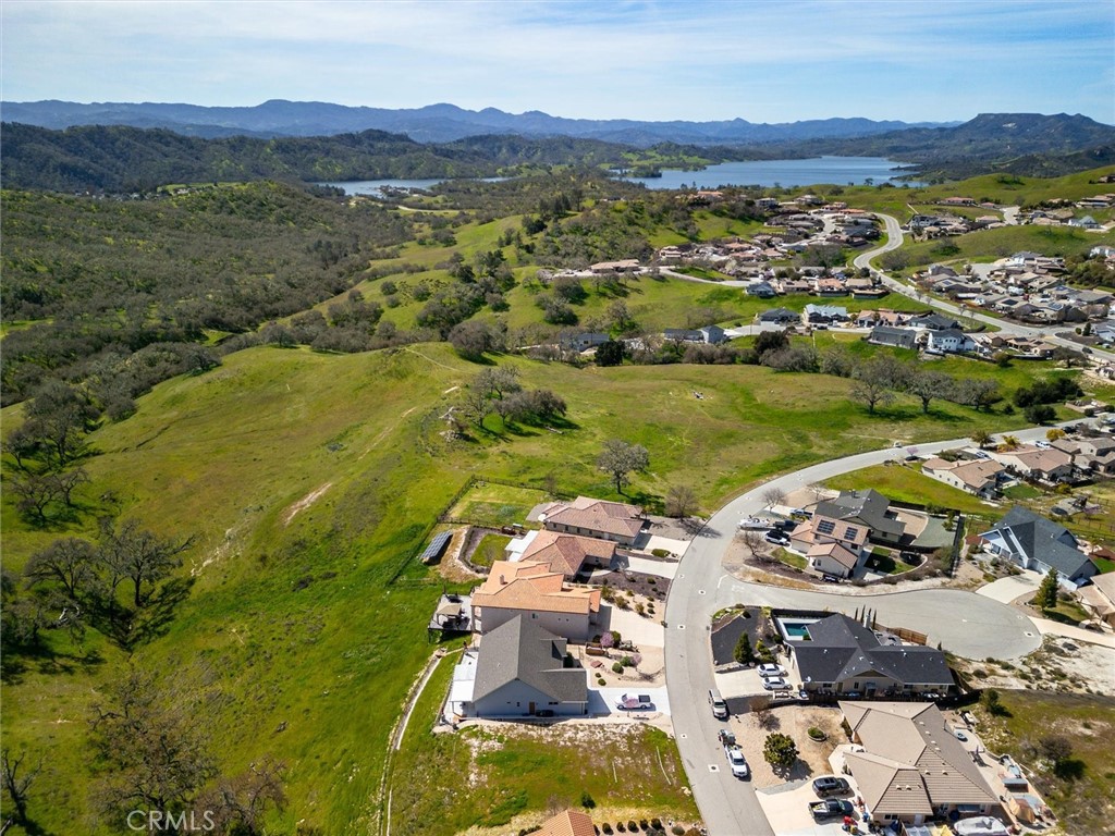 2186 Holly Drive Paso Robles, CA 93446 - Photo 5 of 38 a view of lake and mountain