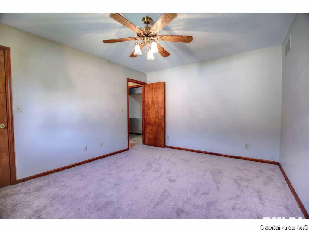 3516 Persimmon Drive Springfield, IL 62712 - Photo 20 of 34 Gallery Image 20