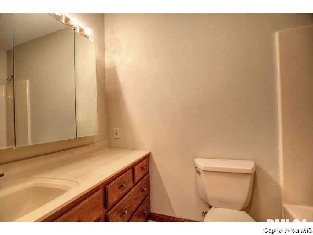 3516 Persimmon Drive Springfield, IL 62712 - Photo 23 of 34 Gallery Image 23