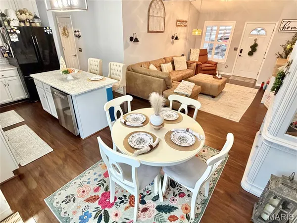 $294,700 | 113 Joe D Drive, Jonesburg, MO 63351