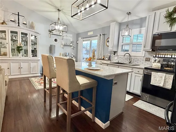 $294,700 | 113 Joe D Drive, Jonesburg, MO 63351