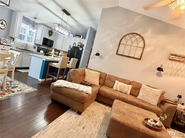 $294,700 | 113 Joe D Drive, Jonesburg, MO 63351