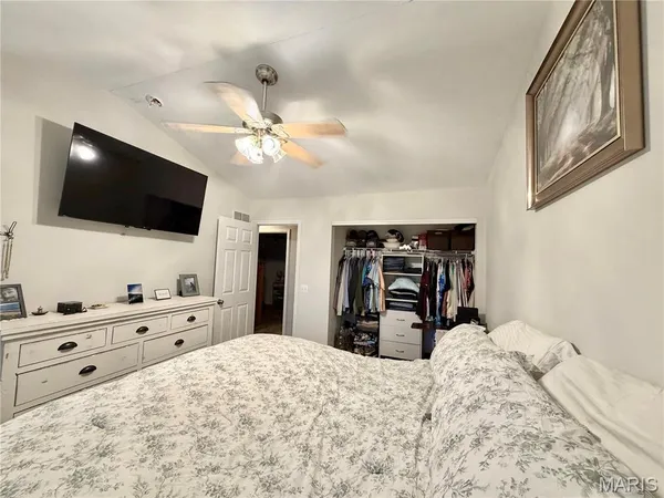 $294,700 | 113 Joe D Drive, Jonesburg, MO 63351