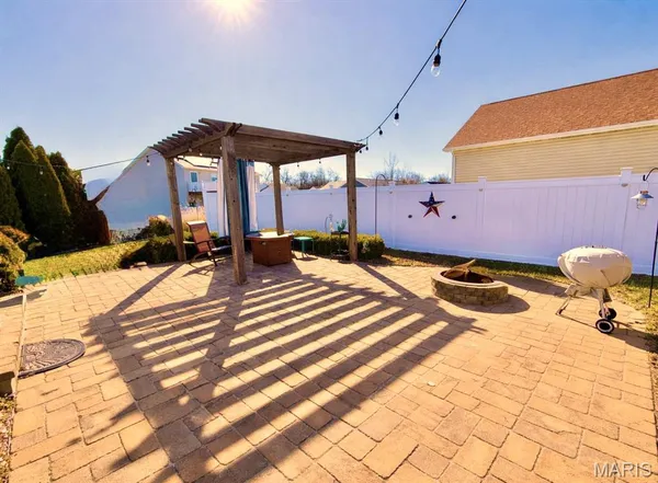 $294,700 | 113 Joe D Drive, Jonesburg, MO 63351