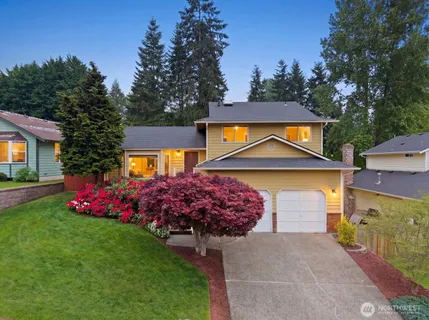 $775,000 | 904 214th Place Southwest, Lynnwood, WA 98036