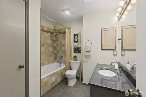 $775,000 | 904 214th Place Southwest, Lynnwood, WA 98036