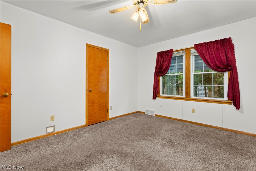 22490 Mastick Road Fairview Park, OH 44126 - Photo 15 of 35