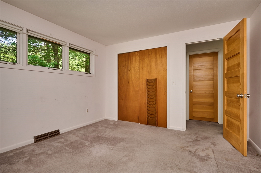 15 Red Fox Lane Amherst, MA 01002 - Photo 16 of 38