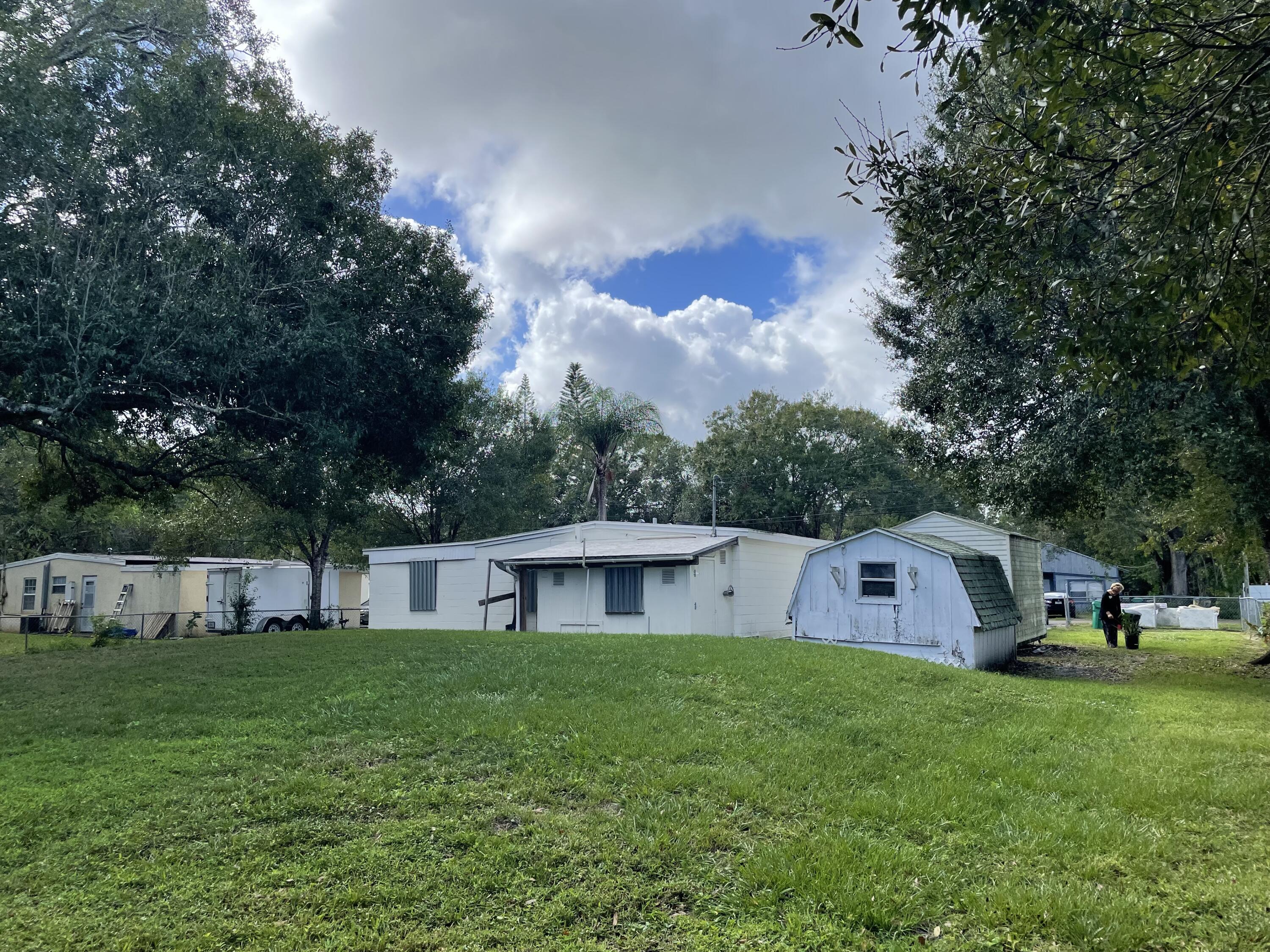 2512 Rolyat Street Fort Pierce, FL 34947 - Photo 4 of 26 backyard view