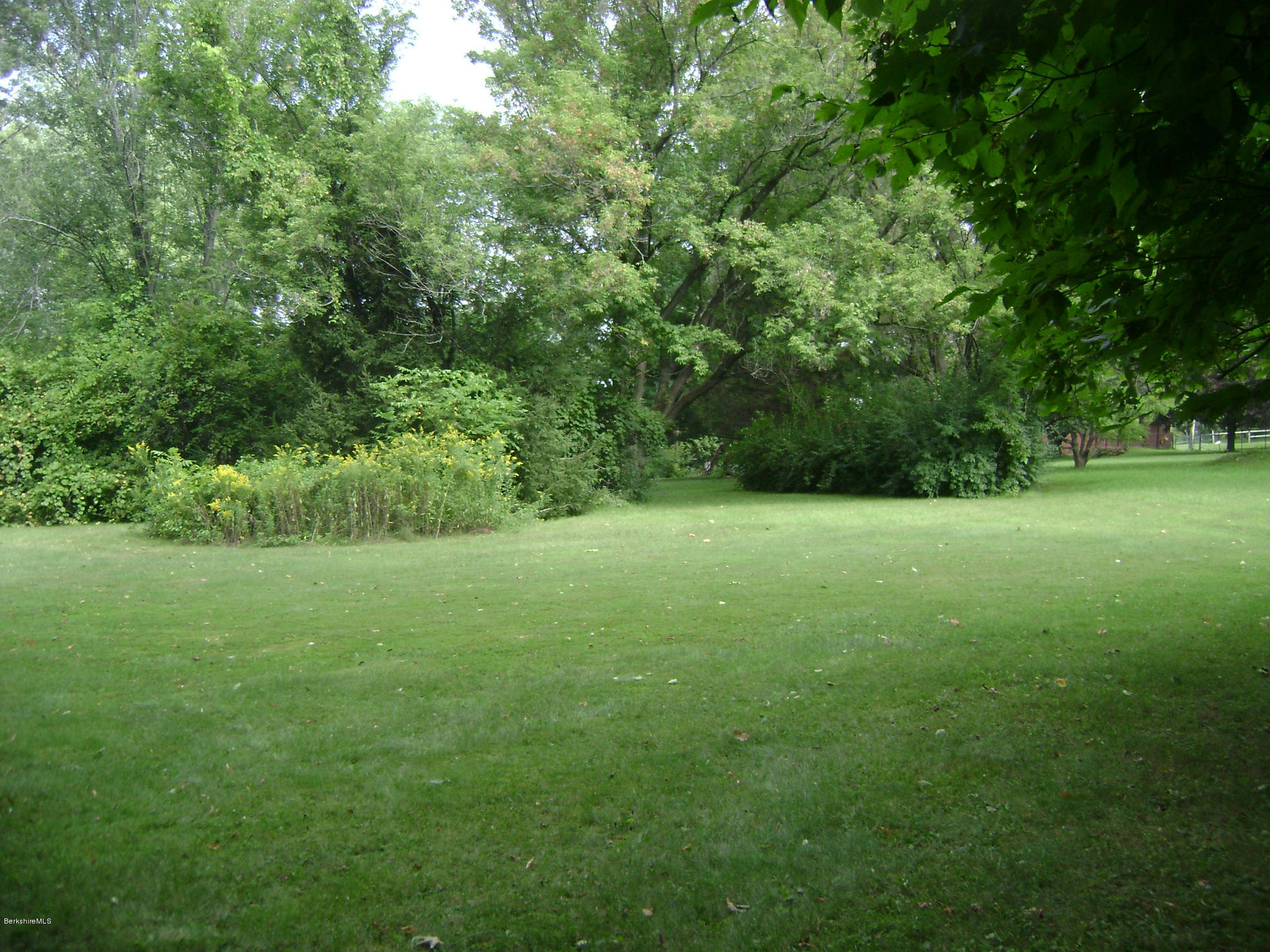 229 East Road Adams, MA 01220 - Photo 3 of 16 DSC06085