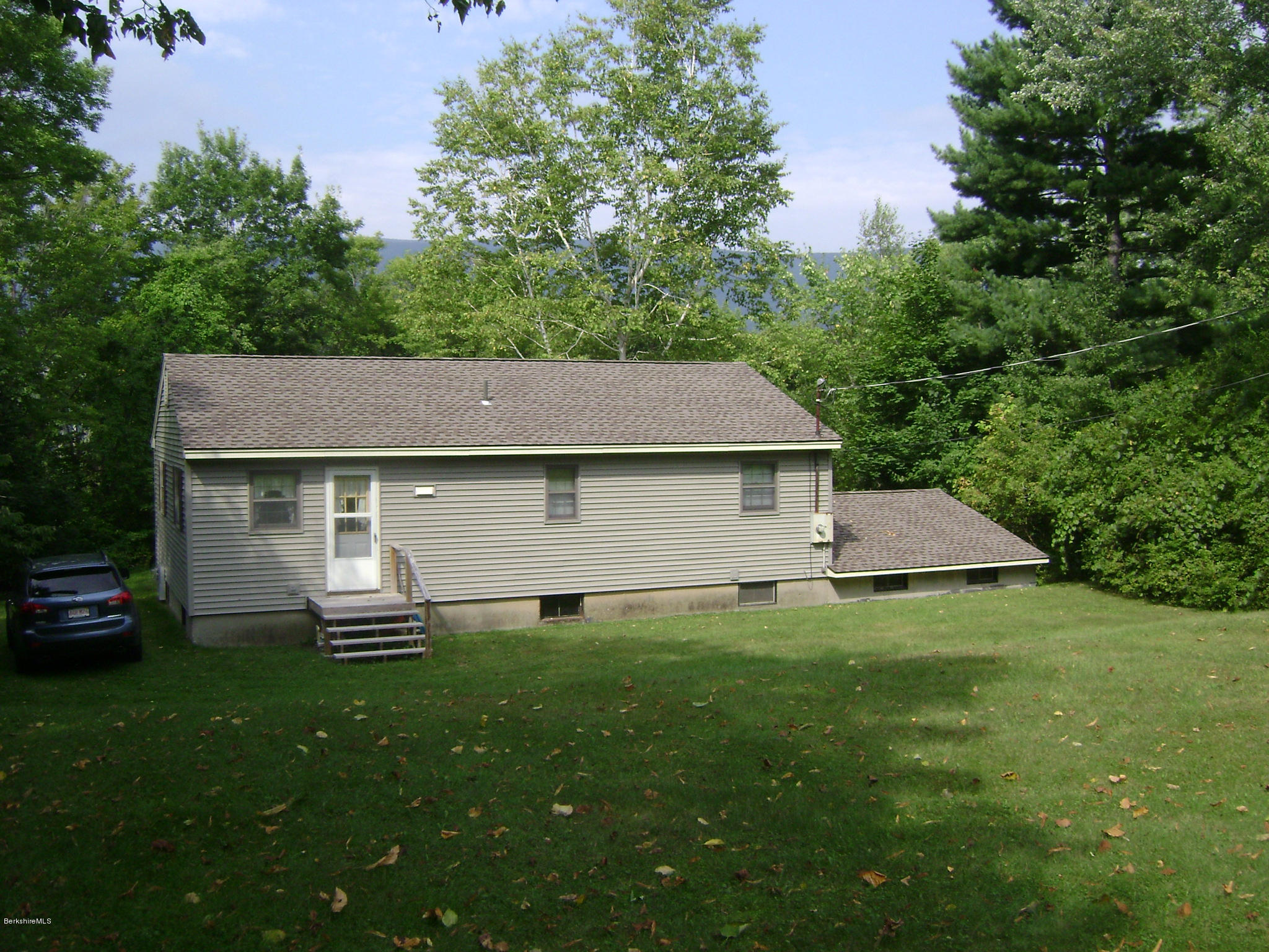 229 East Road Adams, MA 01220 - Photo 4 of 16 DSC06087