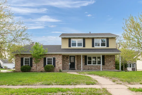 $285,000 | 3503 32nd Street, Moline, IL 61265