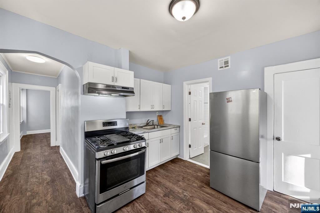 134 Dewey Street Newark, NJ 07112 - Photo 11 of 25