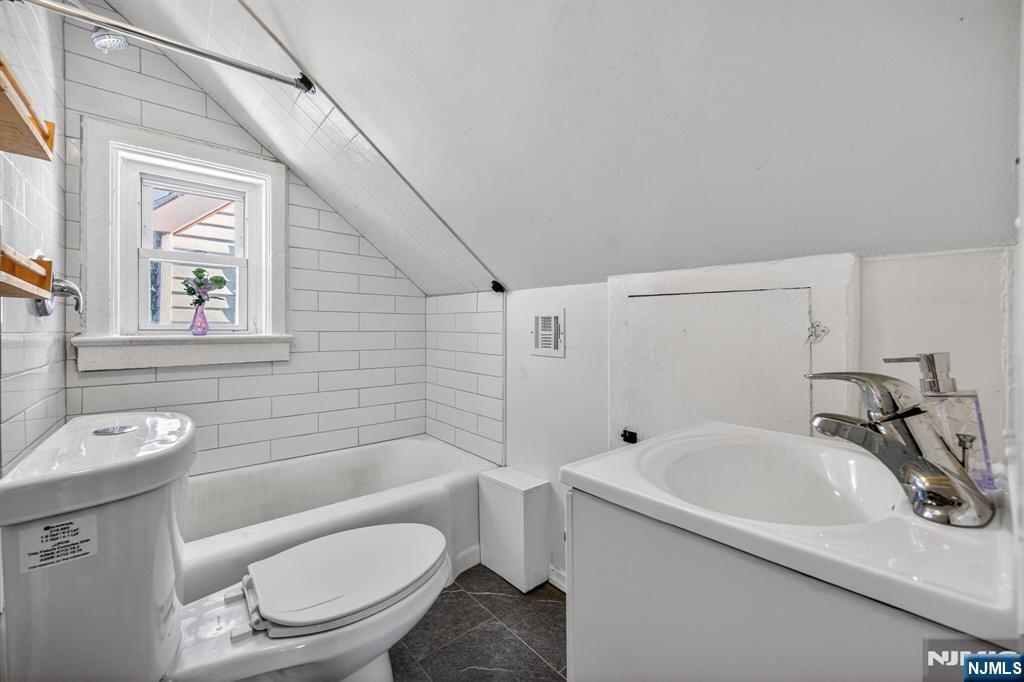 134 Dewey Street Newark, NJ 07112 - Photo 21 of 25