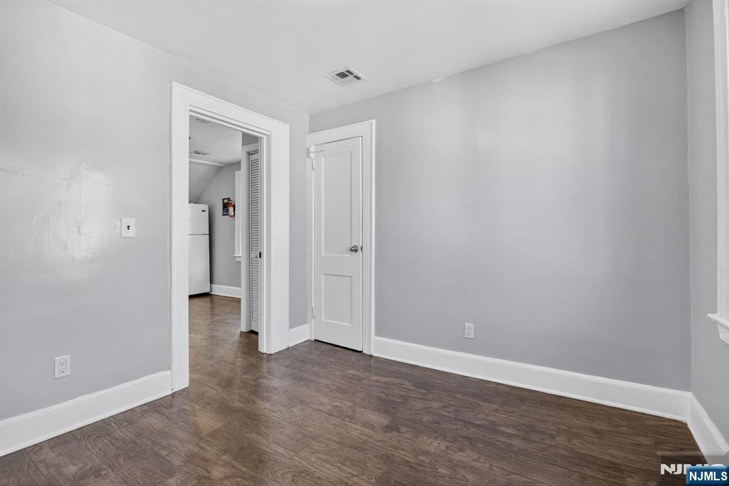 134 Dewey Street Newark, NJ 07112 - Photo 23 of 25