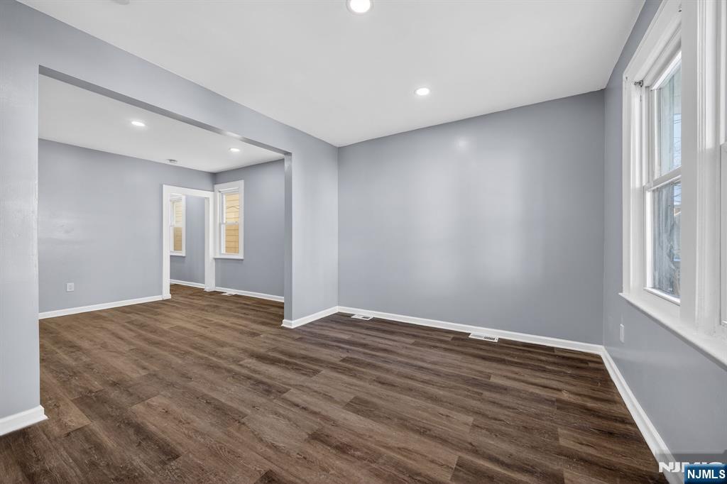 134 Dewey Street Newark, NJ 07112 - Photo 3 of 25