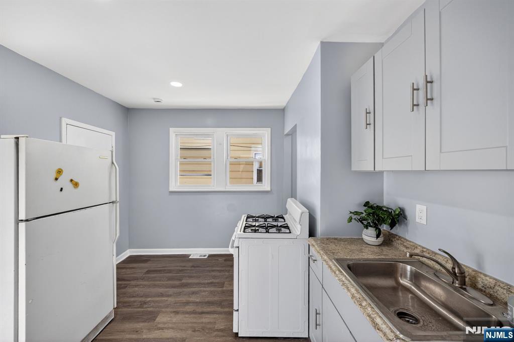 134 Dewey Street Newark, NJ 07112 - Photo 5 of 25