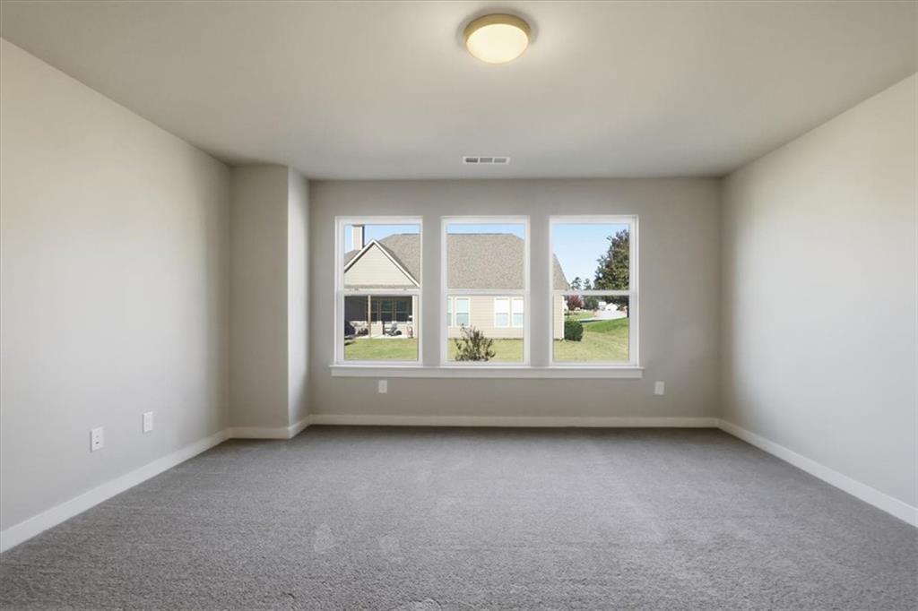 4057 Links Boulevard Jefferson, GA 30549 - Photo 43 of 58 an empty room with a window