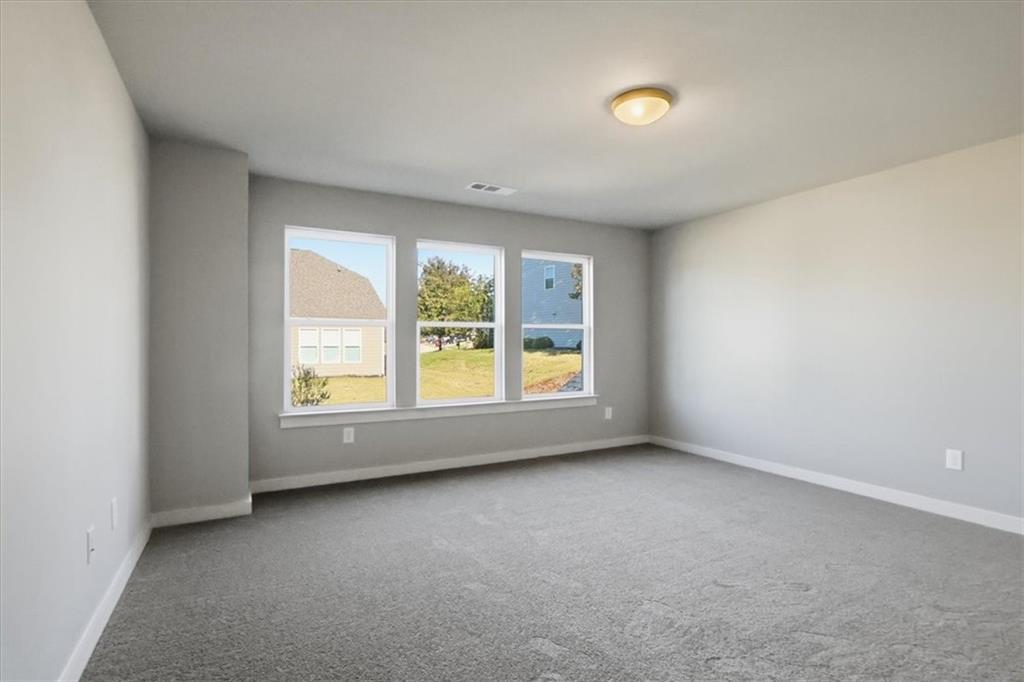 4057 Links Boulevard Jefferson, GA 30549 - Photo 44 of 58 an empty room with a window